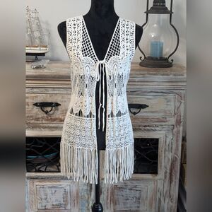 Roommates Cream Crochet Fringe Tie Front Vest Size Small